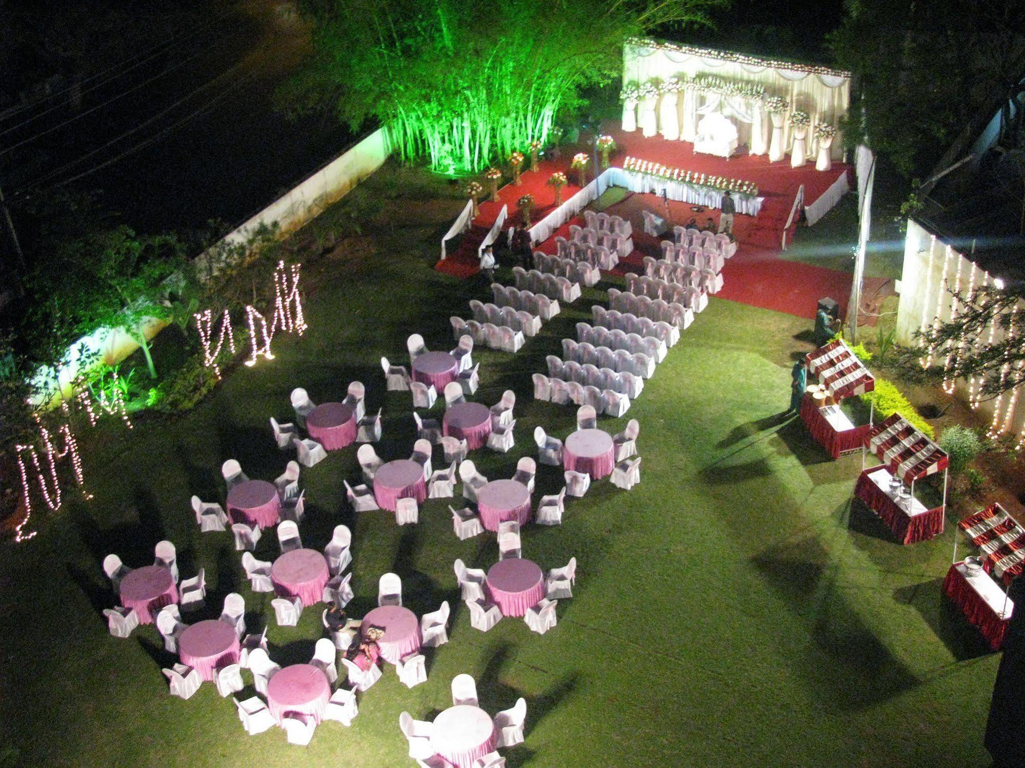 Hotel Paradise - Mysore Dasaprakash Group 외부 사진