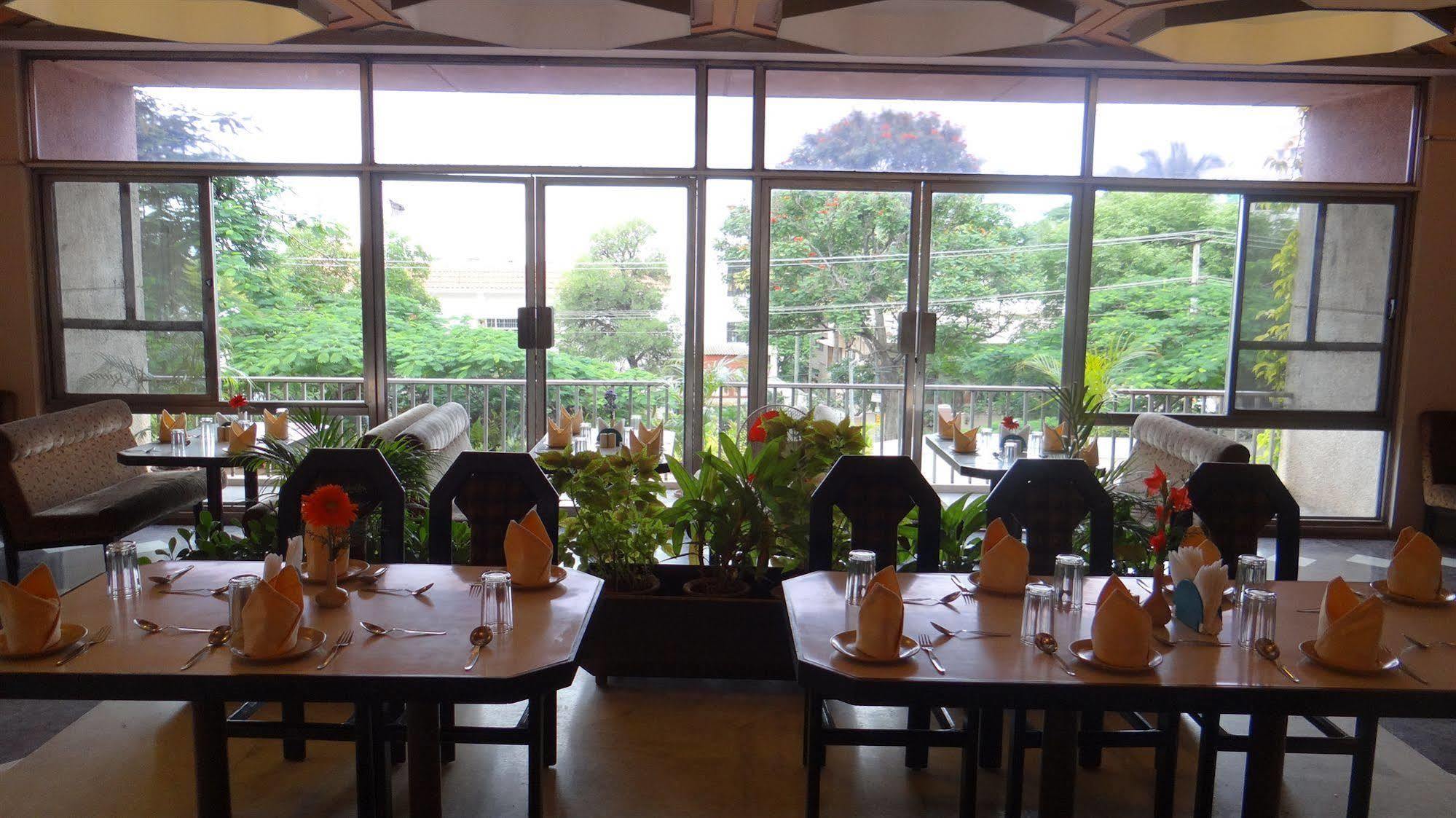 Hotel Paradise - Mysore Dasaprakash Group 외부 사진